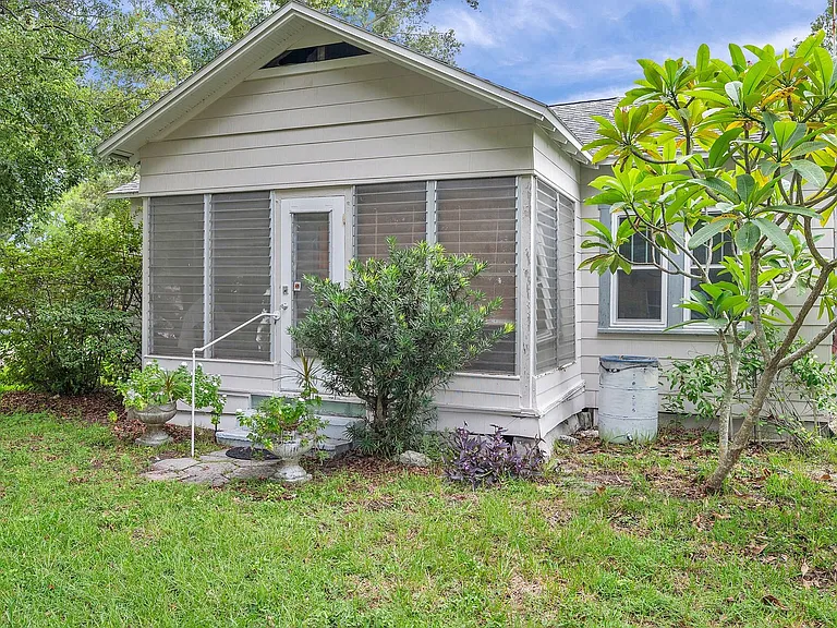 2502 York St S — Photo 1