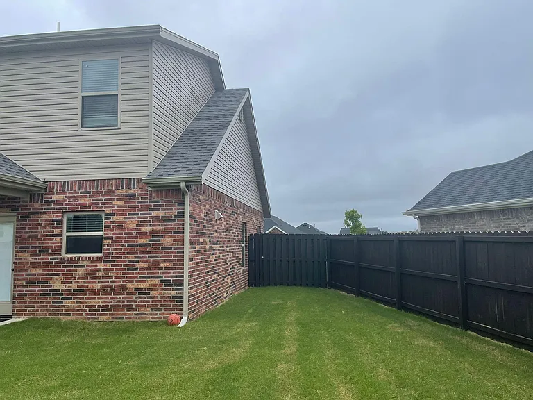 601 Holly St — Photo 3