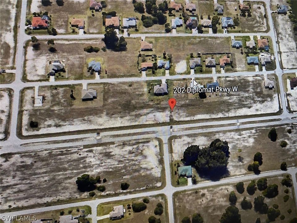 1st image of 202 Diplomat Pkwy W