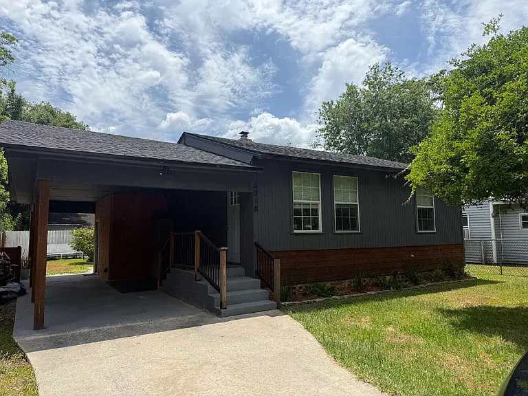3318 Dellwood Ave — Photo 2
