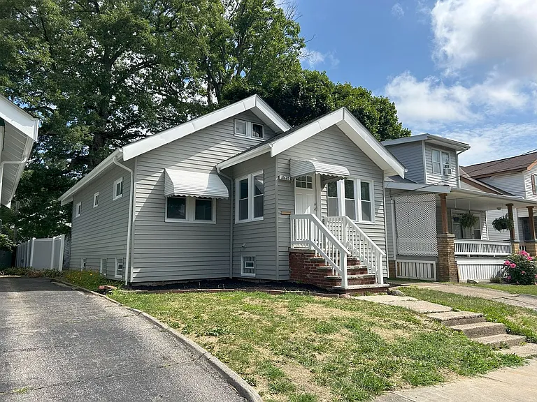 10620 Linnet Ave — Photo 2