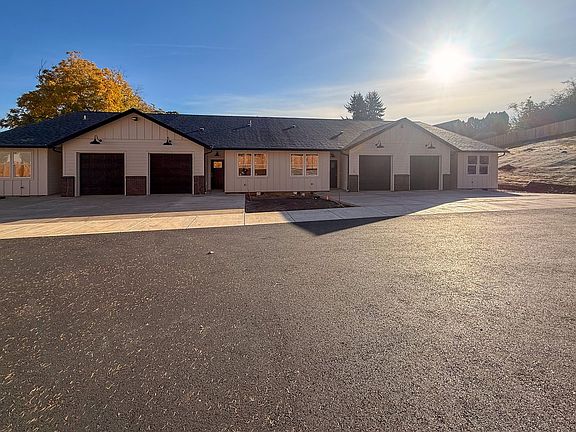 2nd image of 5534-5564 Skyline Rd S #5562