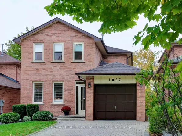 1027 Serdica Ct, Mississauga, ON L5H 4H9