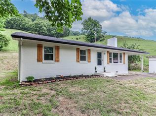 17396 State Highway 194 N, Lansing, NC 28631