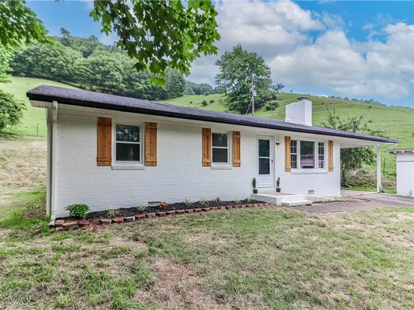17396 State Highway 194 N, Lansing, NC 28631