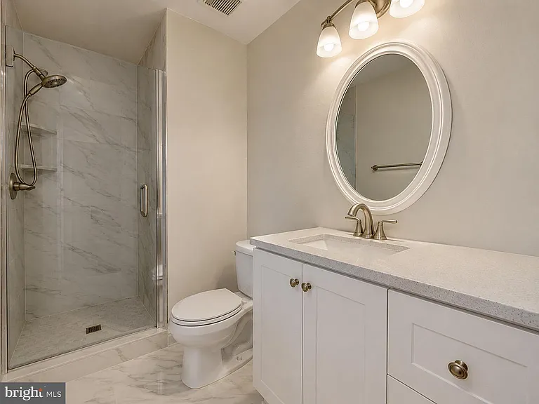 1200 Bond St — Photo 30