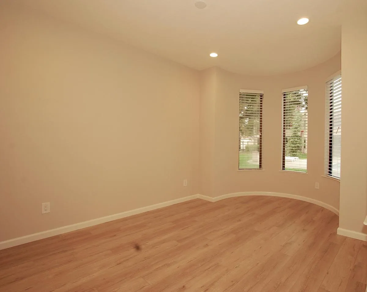 928 Wright Avenue — Photo 4