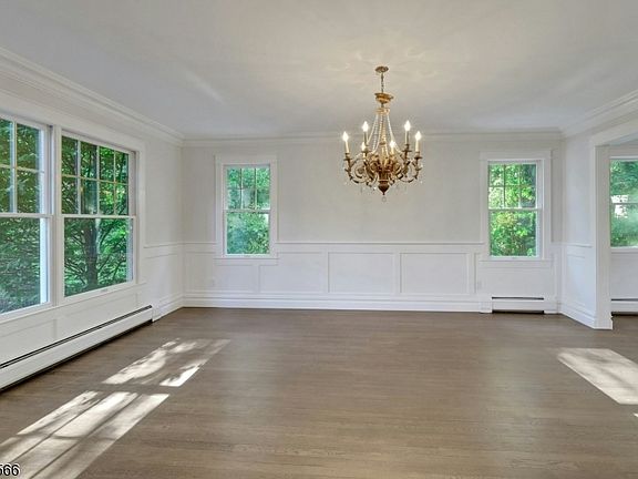 5th image of 28 Serrell Dr