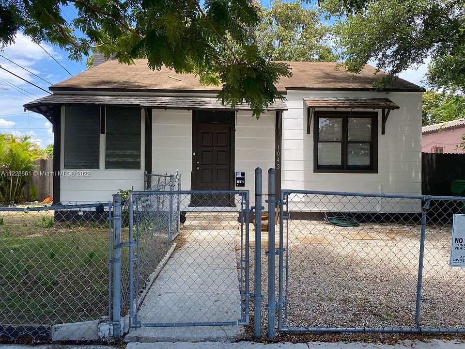 1st image of 1042 SW 11th Ave #1042