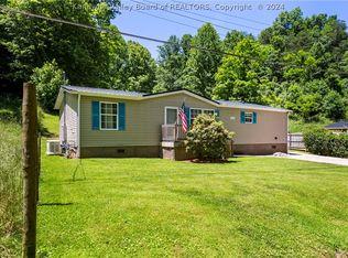 709 Waugh Branch Rd, Barboursville, WV 25504