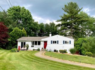 219 Springer Dr, Coraopolis, PA 15108