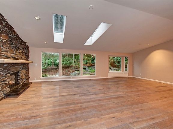 5th image of 9912 40th Avenue Ct