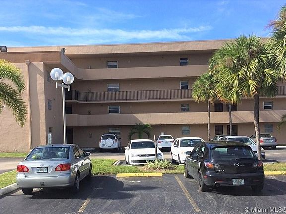 4th image of 702 NW 87th Ave APT 312