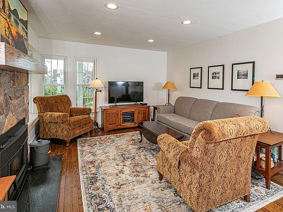 4th image of 25 Wildwood Way