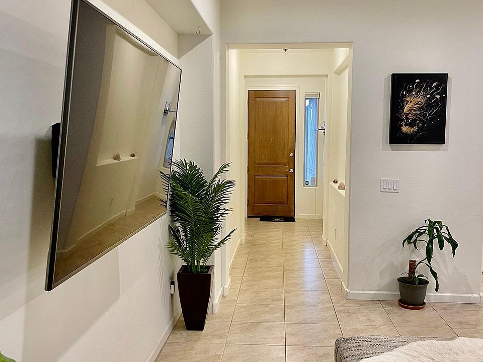hallway/entrance