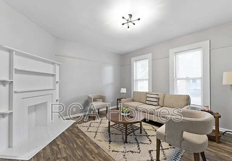 1448 Woodlawn Ave — Photo 3