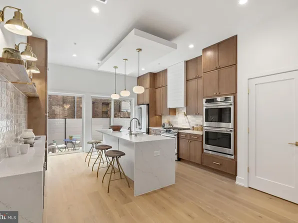 2214 E Gordon St, Philadelphia, PA 19125