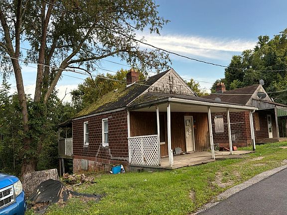 3rd image of 20 Ridge St