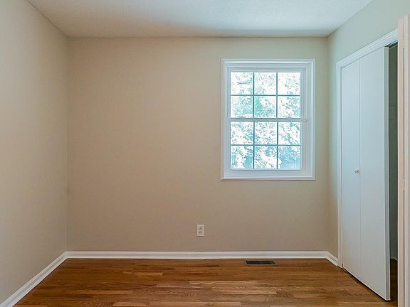 5th image of 415 Janette Ct