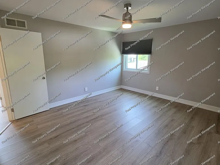 10016 Twin Creek Blvd — Photo 18