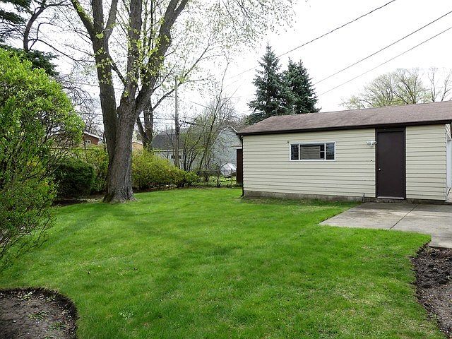 2nd image of 709 N Fairview Ave