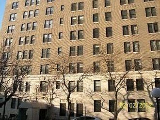 1st image of 940 W Glenlake Ave #7C