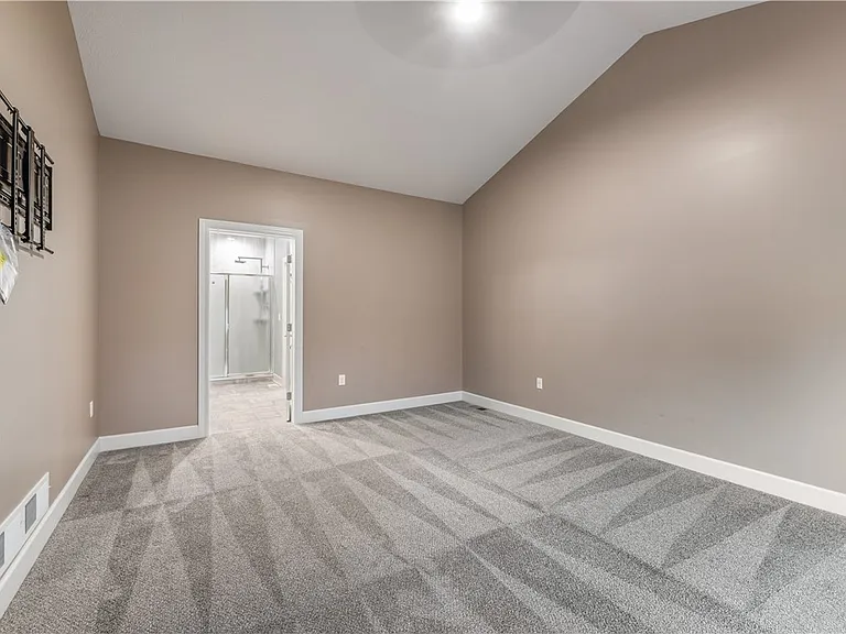 1352 Creeks Edge Dr — Photo 16