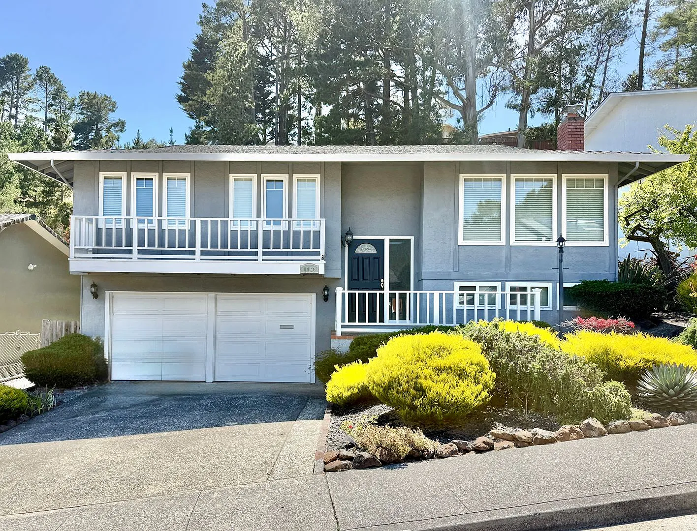 Single-Family Home in Park Pacifica - 3Bed/3Bath + 2 Bonus Rooms — Photo 1