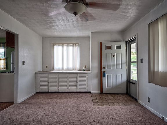 3rd image of 1118 Chimes Blvd
