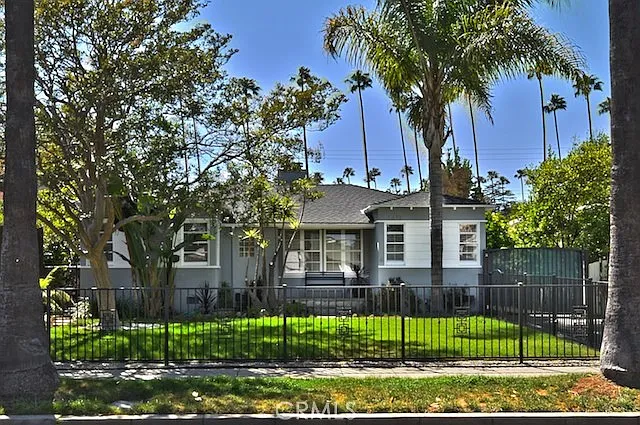 4423 Ethel Ave — Photo 1