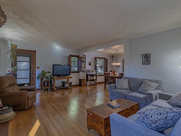 3rd image of 607 James Ave