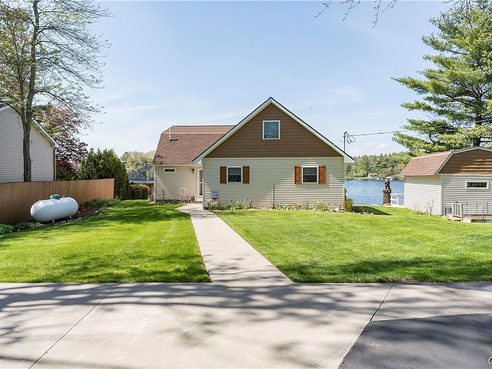 1st image of 44515 Saint Lawrence Park Pl
