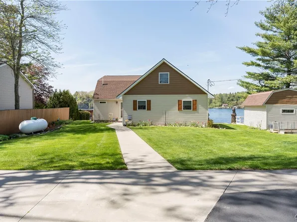 44515 Saint Lawrence Park Pl, Alexandria Bay, NY 13607
