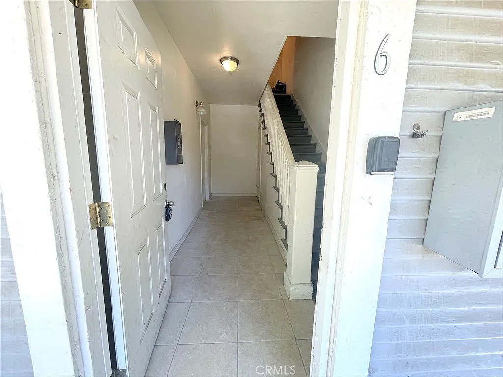 2 bed, 700 sqft, $1,745 — Photo 3