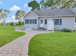 425 Opechee Ave, Southold, NY 11971