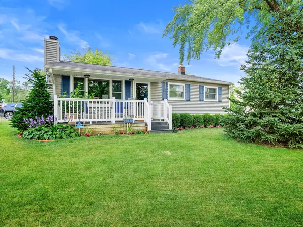 2181 E Bergin Ave, Burton, MI 48529