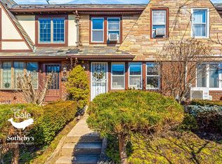 67109 Dartmouth St, Forest Hills, NY 11375
