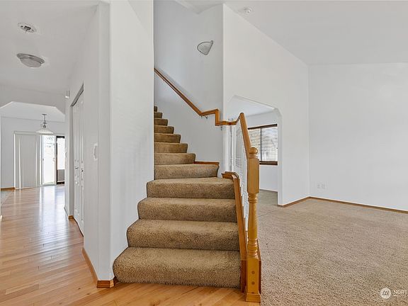3rd image of 113 Williams Blvd NE