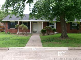 1242 Saddle Ln, Bartlesville, OK 74006