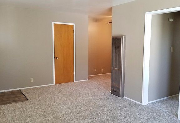 4th image of 5492 Carlson Dr APT 5