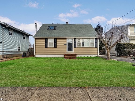 2nd image of 719 Boesel Ave