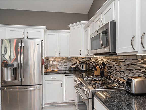 3rd image of 3548 E Highview Dr