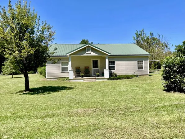 1023 E Saunders Rd, Dothan, AL 36301