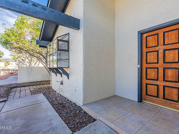 3rd image of 3019 W LUPINE Avenue
