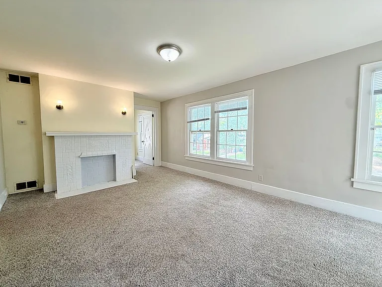 436 W. Cook — Photo 2