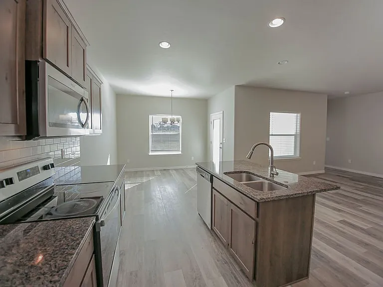 765 Shadowleaf Ave — Photo 4