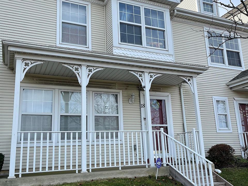 2nd image of 18 Lighthouse Ct #18