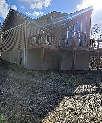 3rd image of 922 Moon Ridge Ln