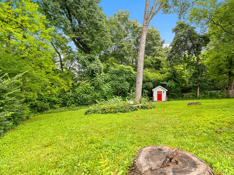 8045 Sabre Dr — Photo 40