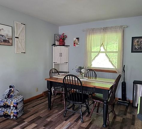 4th image of 24 Helwig Avenue